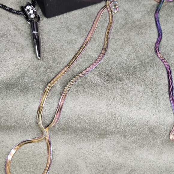 Beautiful Gradient Herringbone Chain - Picture 4 of 9